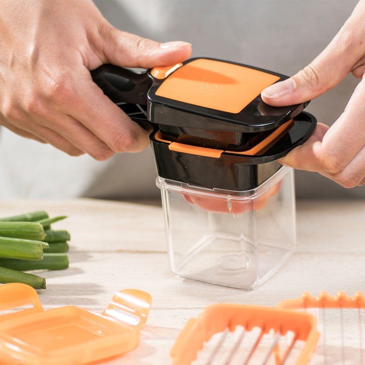 Насадки для резки овощей. Овощерезка nicer Dicer quick. Овощерезка миг (nicer Dicer quick Set 5 in 1). Овощерезка с контейнером nicer Dicer quick. Nicer Dicer quick 5 в 1.