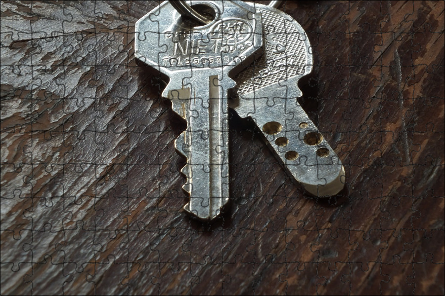 Включи без ключа. Нестандартные ключи. Необычные ключи для замков. За ключом. Ключ от сарая.