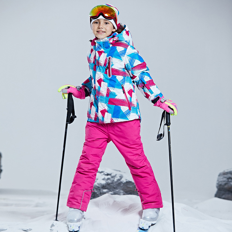 Детские лыжный костюм. Горнолыжная одежда для детей. Костюм горнолыжный мембранный. Горнолыжный костюм детский. Профессиональный лыжный костюм для девочки.