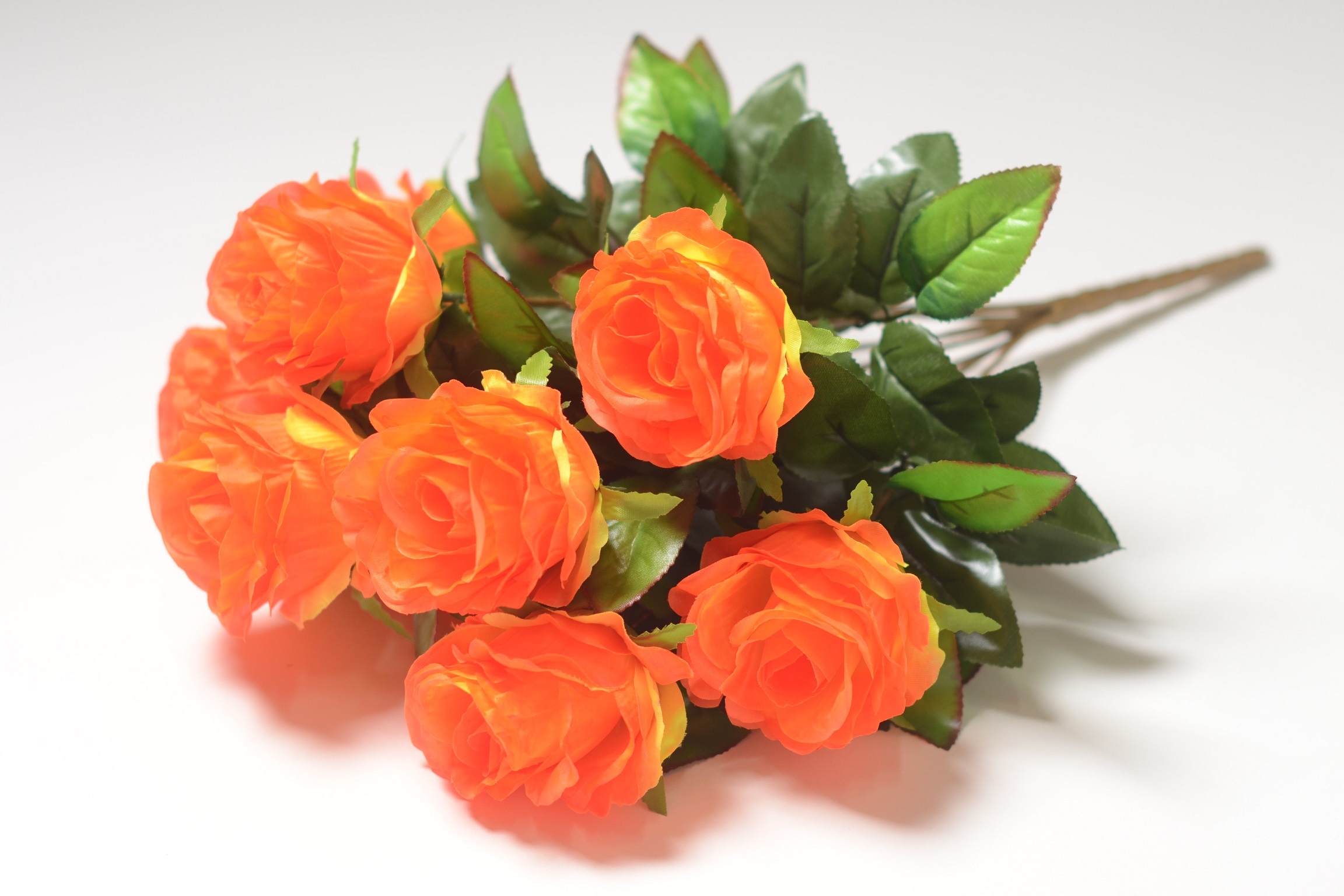 Искусственные цветы оранжевые розы