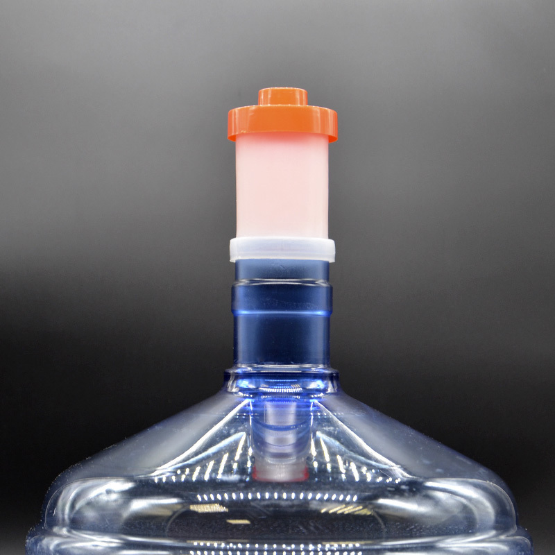 Сифон hl 136.2. Гидрозатвор на бутыль для кулера 19 л. Гидрозатвор для бутыли 19. Бутыль из полипропилена для кулера.