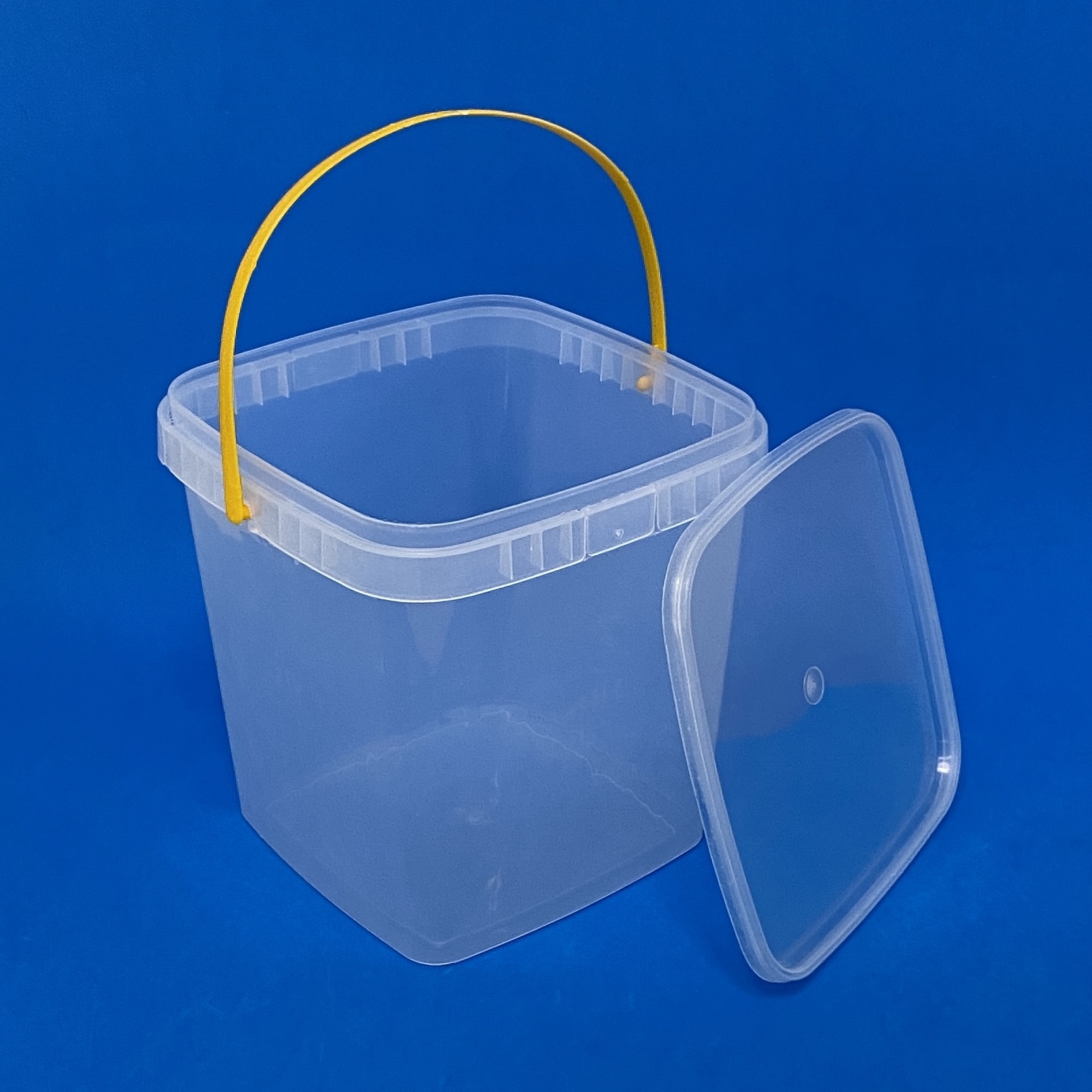 емкость пищевая пластиковая. 215мм). бак альтернатива м458. бак 45л пищевой с крышкой (г. бак 32л пищевой с герметичной крышкой радиан.