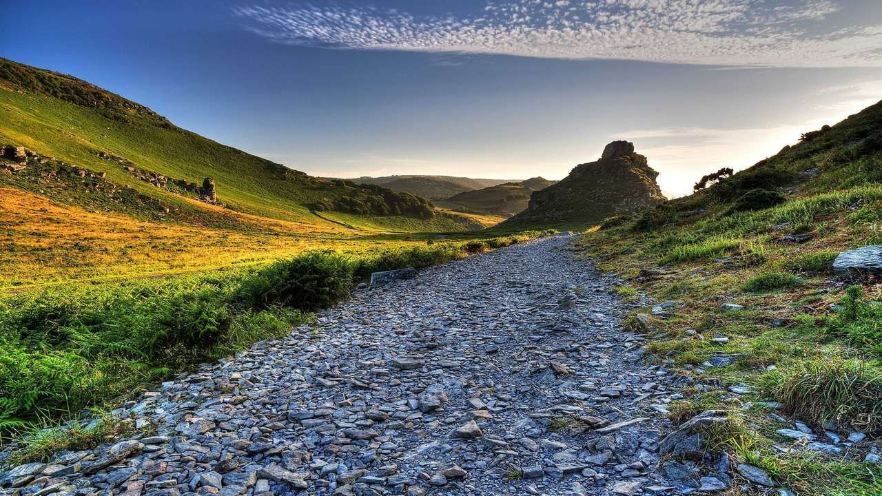 Камни на дороге фото