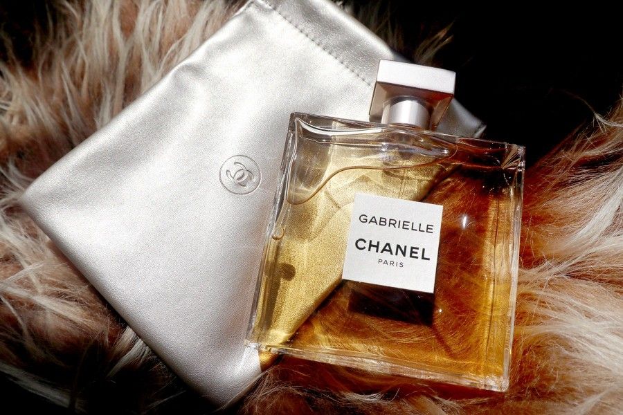 Шанель купить золотое яблоко. Chanel Gabrielle 100ml. Chanel Gabrielle 100 мл. Gabrielle Chanel /Габриэль Шанель /парфюмерная вода 100мл. 2. Габриэль Шанель.