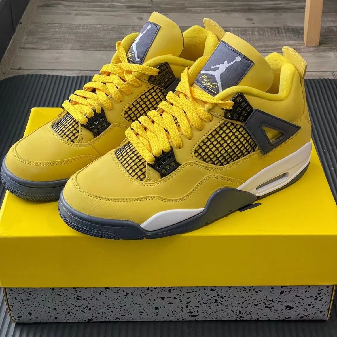 Sent 21. Air Jordan 4 Retro GS «Lightning 2021». Air Jordan 4 Lightning. Air Jordan 4 Lightning 2021. Jordan 4 Retro желтые.