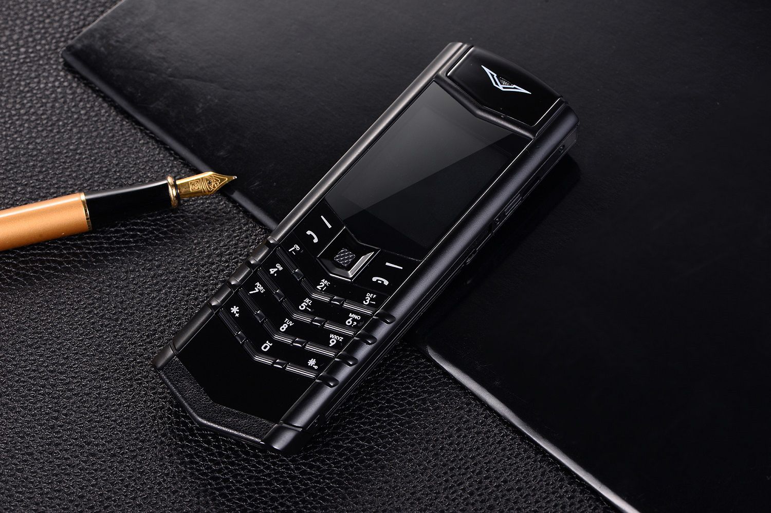 Телефон v10. Vertu v10. Vertu v 10 Premium. Чехол для RM 226v Vertu. Vertu v.