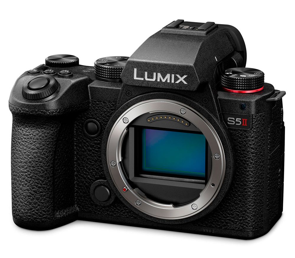 Беззеркальный фотоаппарат Panasonic Lumix S5 II Body, черный