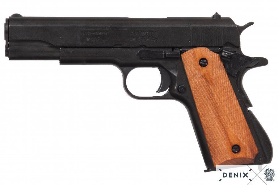 Пистолет автоматический М1911А1, США Кольт, 1911 г. черненый с дер. накладками на рукоять