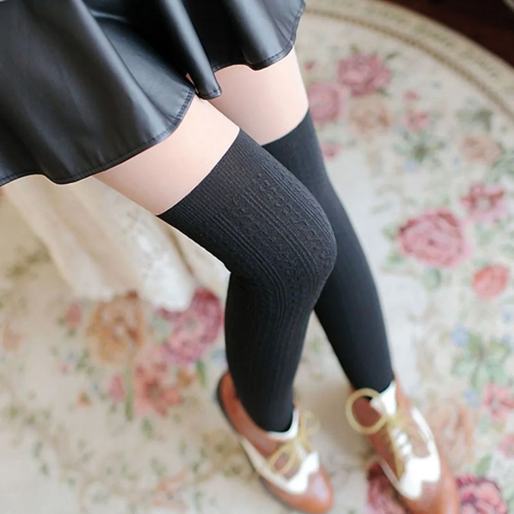 белые гольфы. японские чулки. гольфы черные длинные. гольфы женские. черные гольфы.