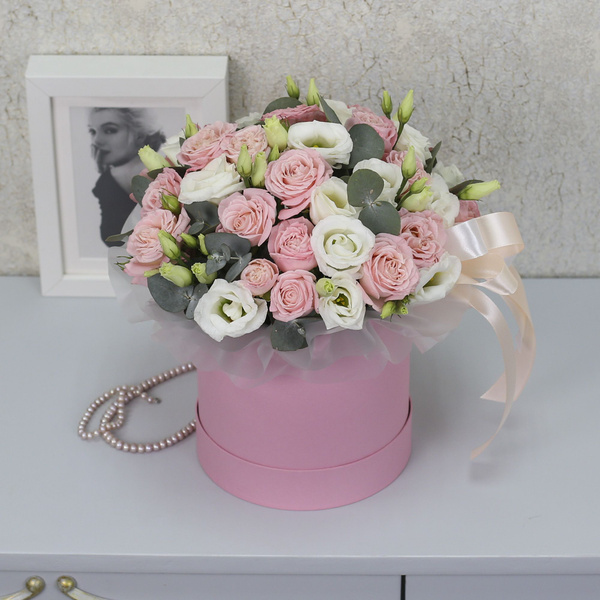Кустовая роза, Эустома, Эвкалипт FlorPro, цвет кремовый, белый, 8 шт ...