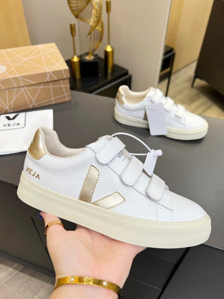 Кроссовки Veja - купить с доставкой по выгодным ценам в интернет ...