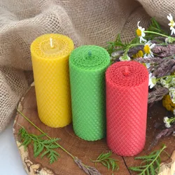 Набор свечей "Оттенки лета" изготовлен из вощины.;
Аромат - легкий медово-восковой.;
В наборе 3 свечи высотой 13 см  ...