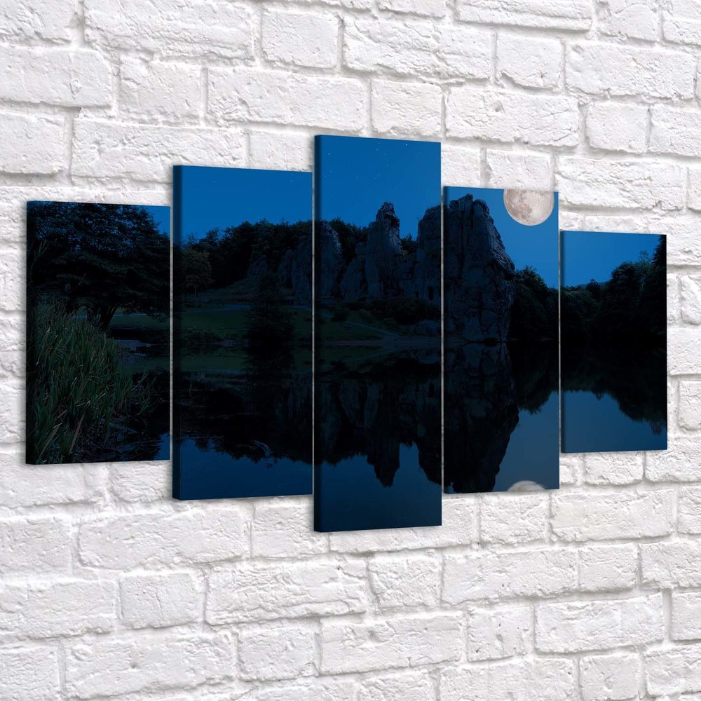 Отражение урона. Модульная картина снежные горы. Блокирование 100 скайрим. 50 отражение 20. Зеркальная картина над белым диваном.