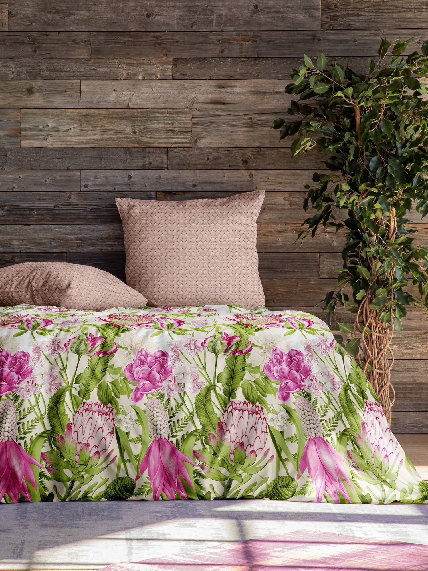 Наволочки гобеленовые с ирисами. Подушка в подарок. Постельное персики etel. Полотенце розы 3 d авангард. Марту текстиль.