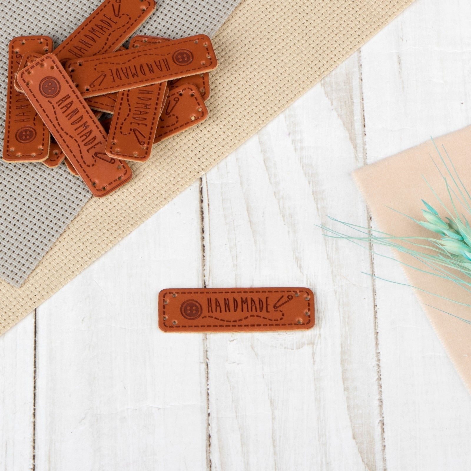 шкатулка в рустикальном стиле. нашивки "handmade" 10шт/набор 5х1,5см 4317028. декупаж sospeso trasparente. декор деревянного подноса. браш без обжига и декупаж.