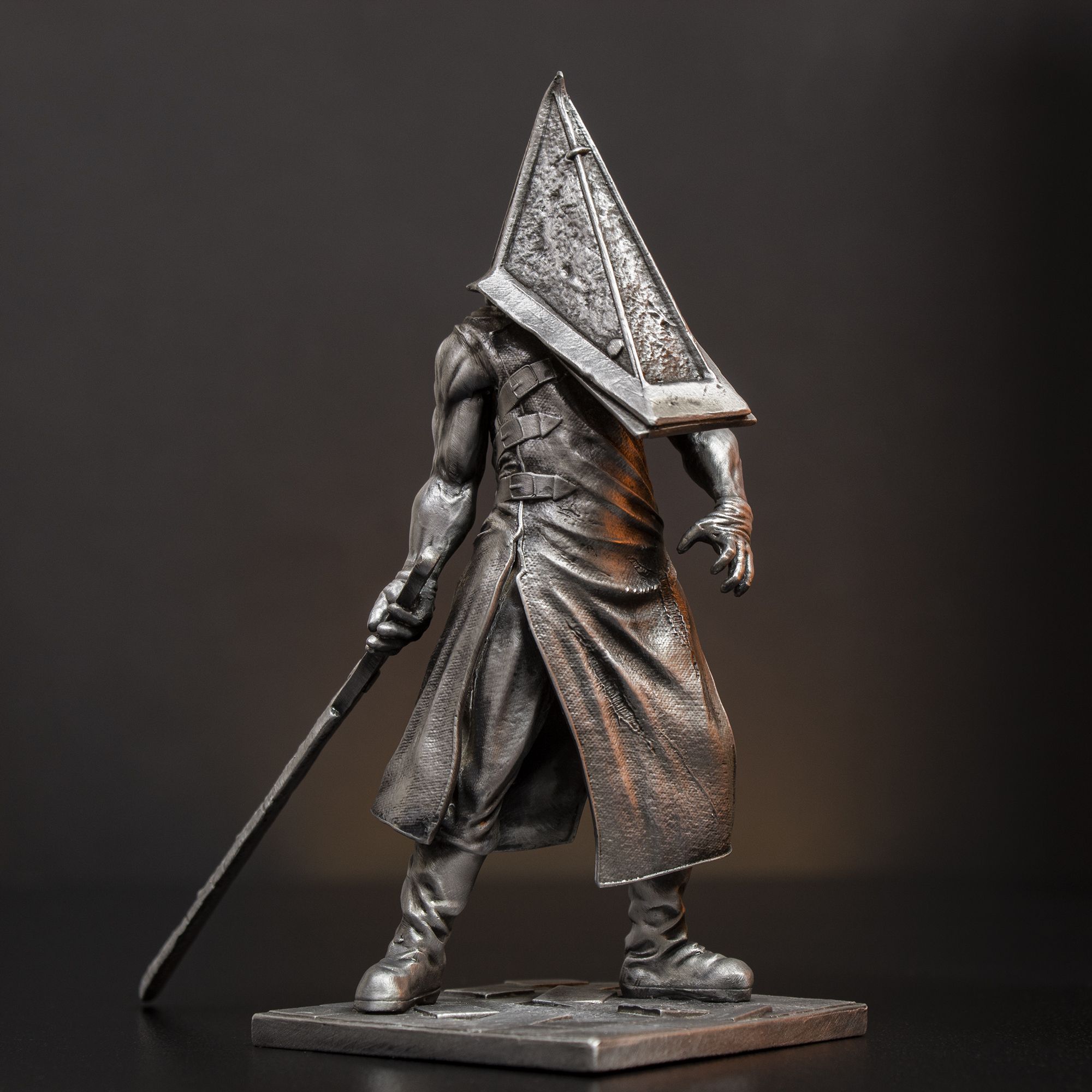 Пирамидоголовый металлическая коллекционная фигурка Сайлент Хилл / Pyramid  Head Silent Hill - купить с доставкой по выгодным ценам в интернет-магазине  OZON (828627359)