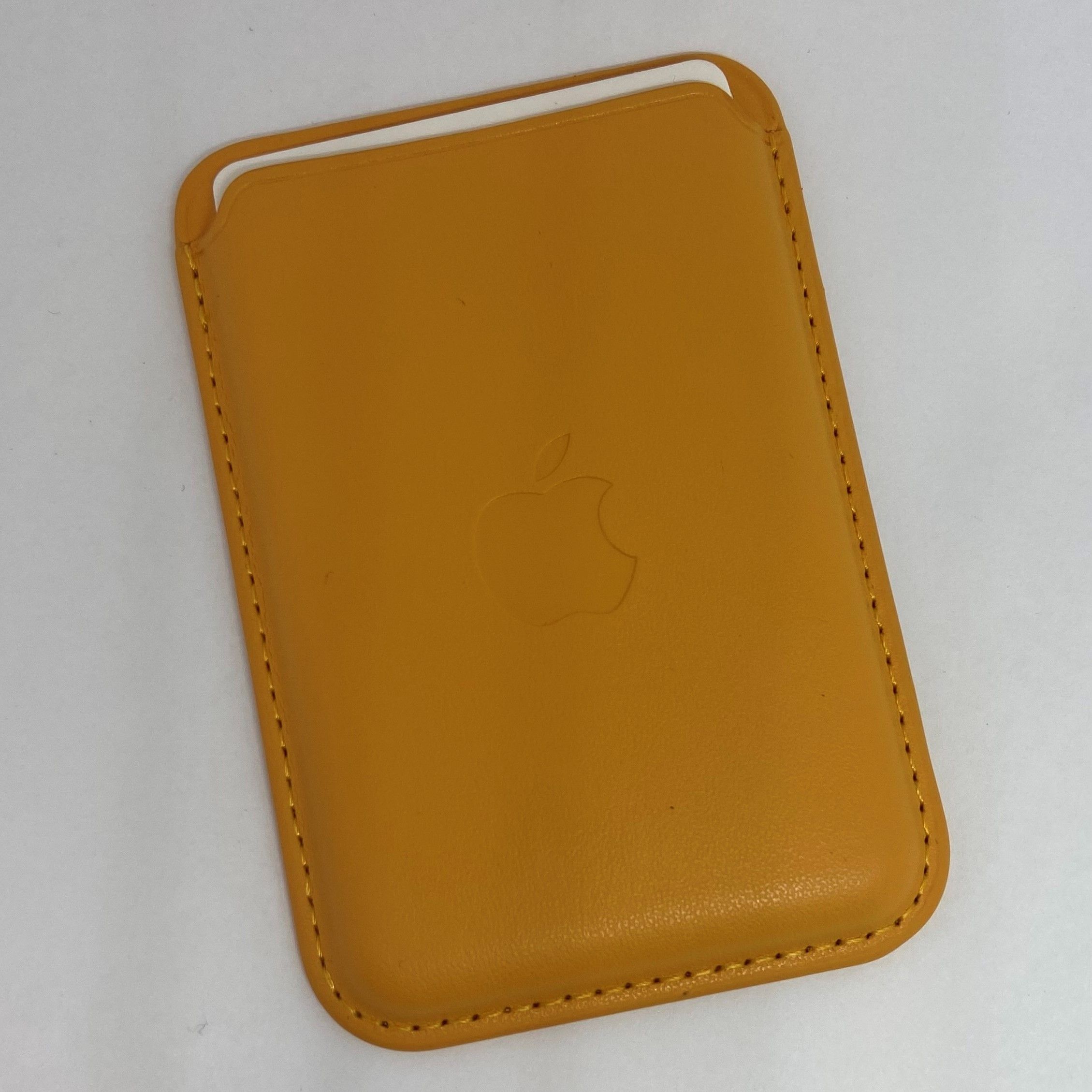Картхолдер максейф. Картхолдер magsafe apple карбон. картхолдер от апл.
