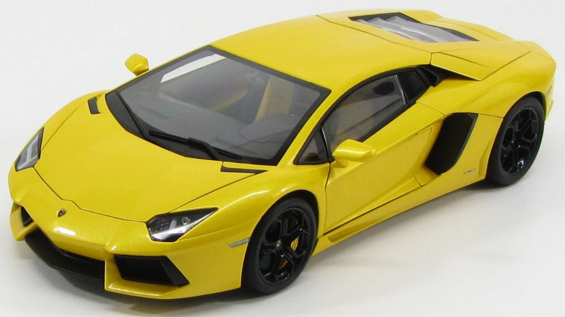 24 желтая. Машина siku Lamborghini Aventador lp700-4 (1449). Легковой автомобиль KIDZTECH Lamborghini Aventador LP 700-4 (89121) 1:26 18 см. Масштабная модель Lamborghini Aventador. Легковой автомобиль Технопарк Lamborghini Aventador LP 700-4 (67320) 1:43 11 см.