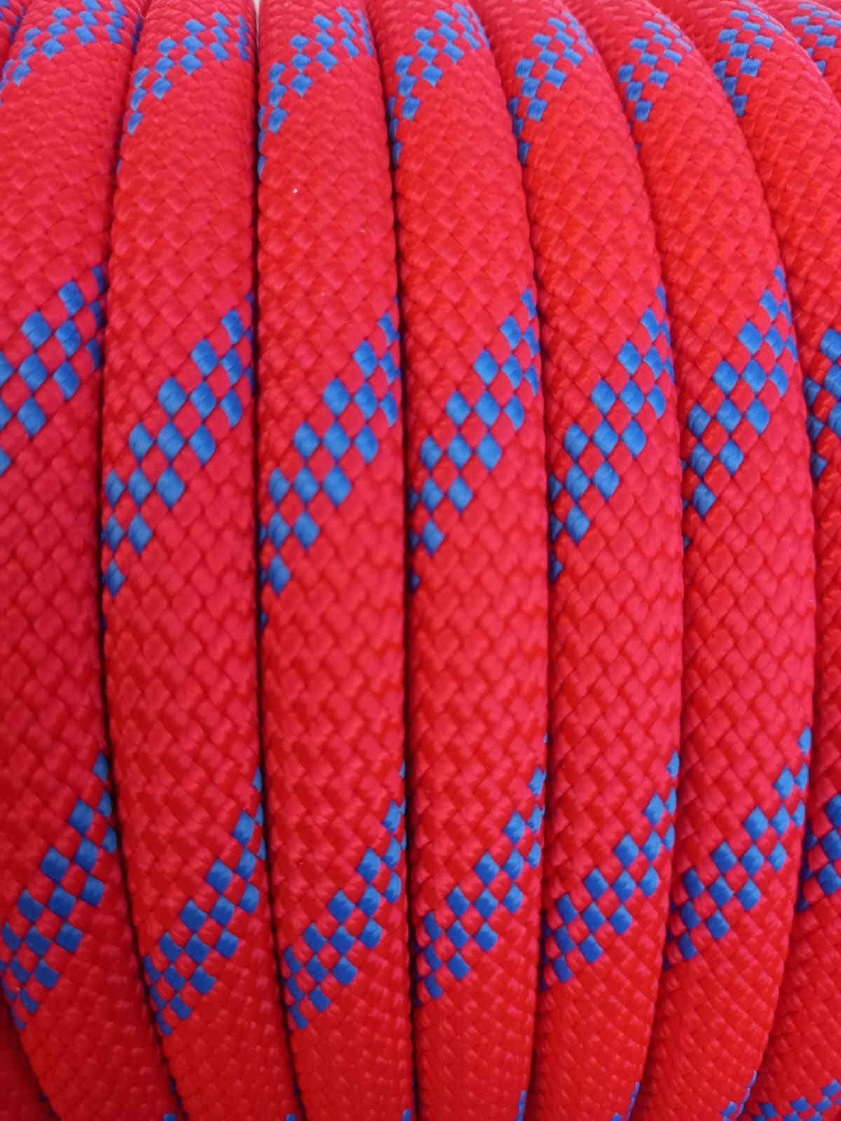 Веревка статика 11мм "профистатик 11" (бухта 050м). Веревка страховочн. Канат с сердечником низкого растяжения. Канат с сердечником низкого растяжения. Веревка страховочно-спасательная статическая 12мм.