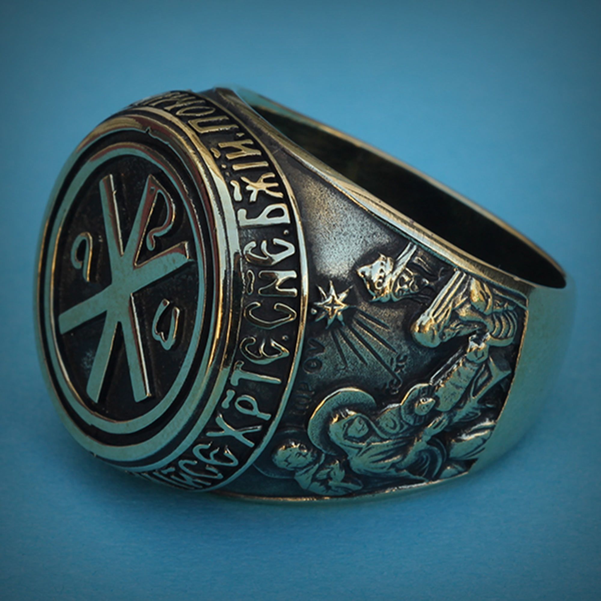 кольцо большого размера с изображением креста Константина Великого (Христог...