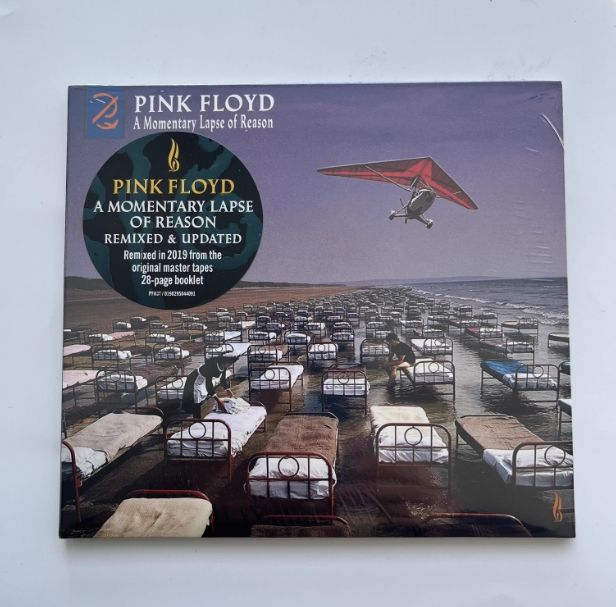 совершенно новый - Pink Floyd: "A Momentary Lapse Of Reason" (2019 Remix) - Розовый взгляд на классику