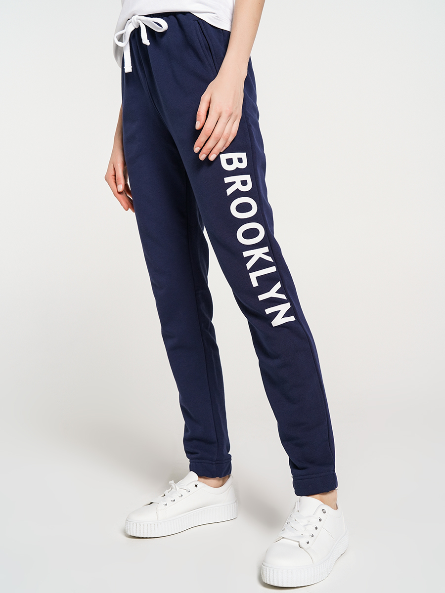 Твое спортивные брюки. Брюки спортивные твое женские 10691508. Штаны спортивные твое courageous. Брюки спортивные твое женские. Твое спортивные штаны с принтом.