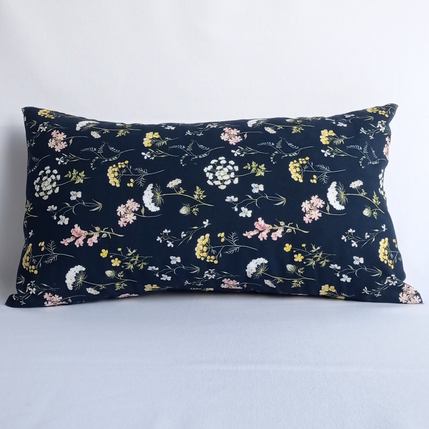 Подушка ночь песня. Доброй ночи подушечка. Доброй ночи с подушкой. Подушка ночка. Подушка декоративная волшебная ночь экрю.