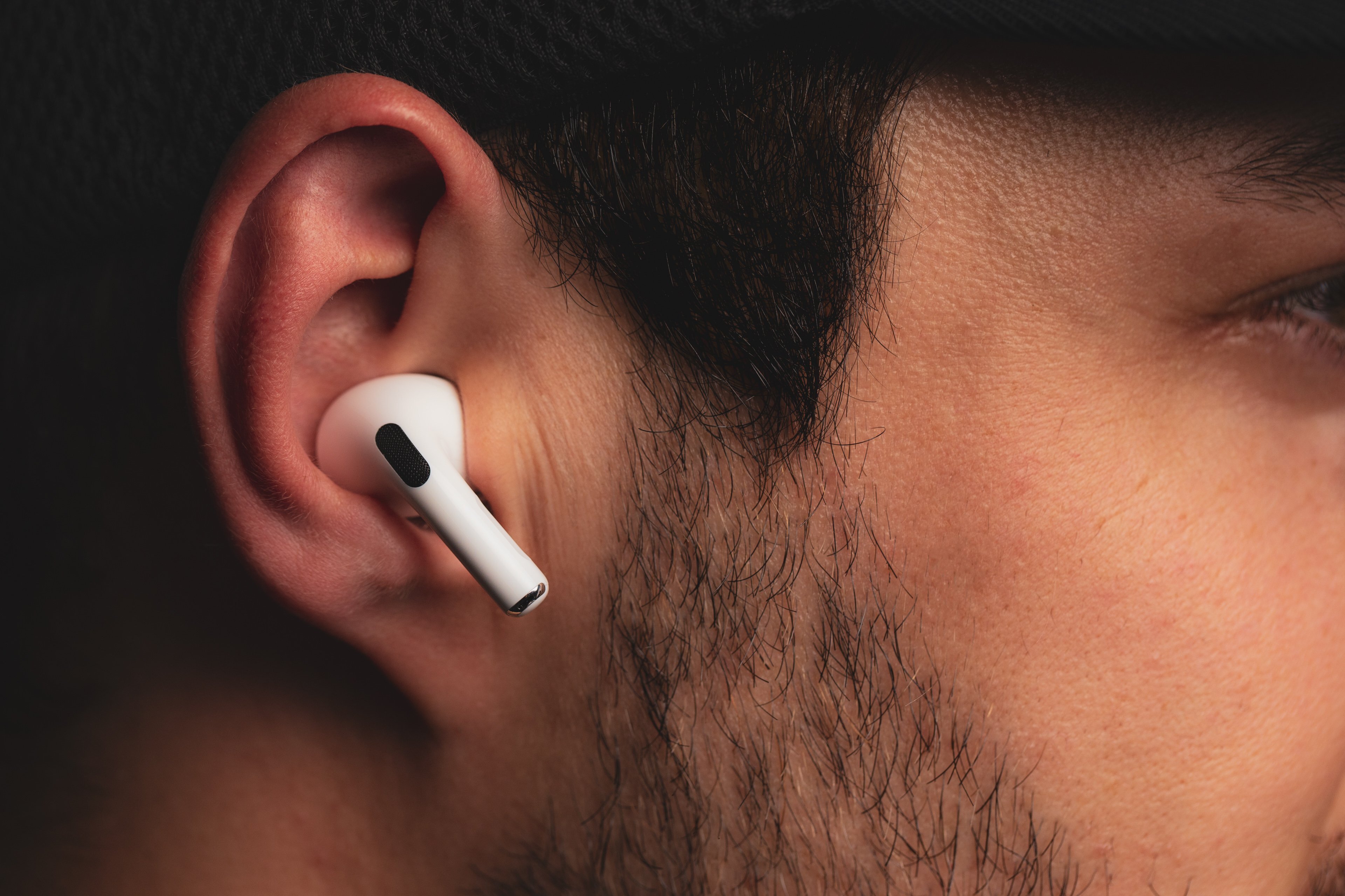 Airpods 3 в ушах фото