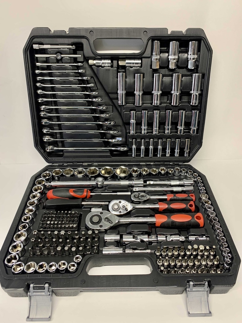 рокот 736-124 набор автомобильных инструментов 66 предметов 1/4 +1/2. набор автомобильных инструментов кузьмич ник-006/77. набор автомобильных инструментов 108 предметов, 1/4"+1/2" рокот. Stels 218 предметов. набор ключей мастак 174 предмета.