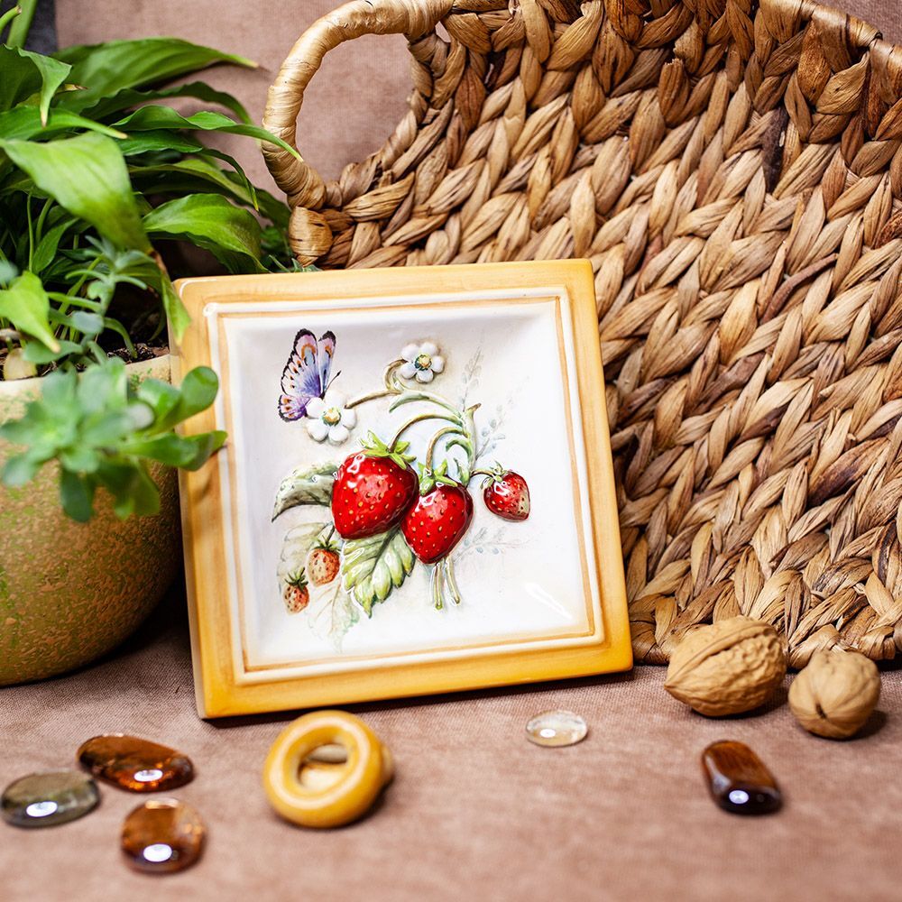 ярославский изразец сирин. майолика ярославская керамическая мануфактура. майолика ярославская керамическая мануфактура. ярославская майолика деревенская жизнь.