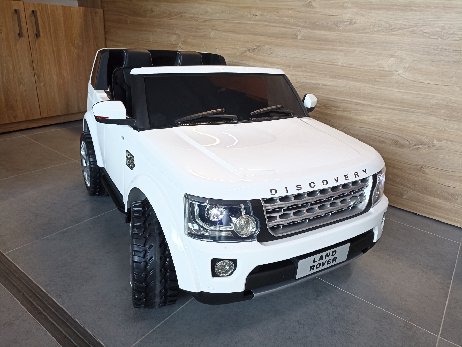 Детский электромобиль ленд ровер. Электромобиль Land Rover Discovery. Электромобиль детский двухместный джип. Joyland электромобили. Детский электромобиль двухместный джип расшифровка управление.