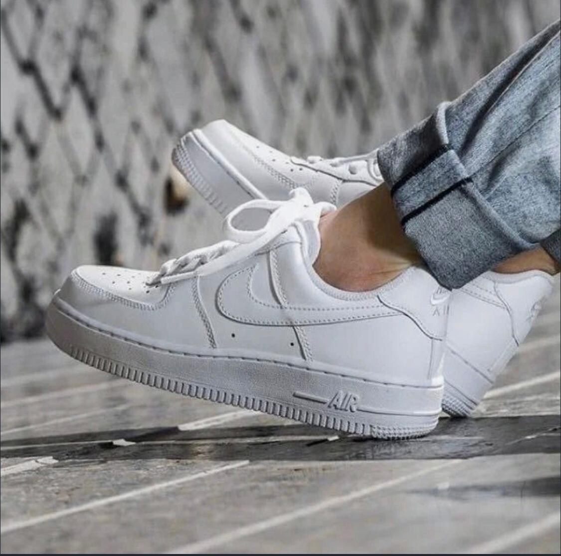 Nike Air Force 1 Low Triple White