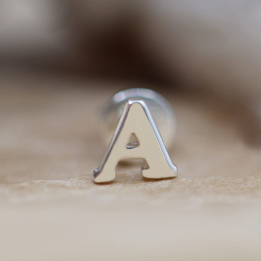 алфавиты разных народов. пусета буква а. печатные вывески. объемные буквы в турции для ресто бары. свитшот с объемными буквами.