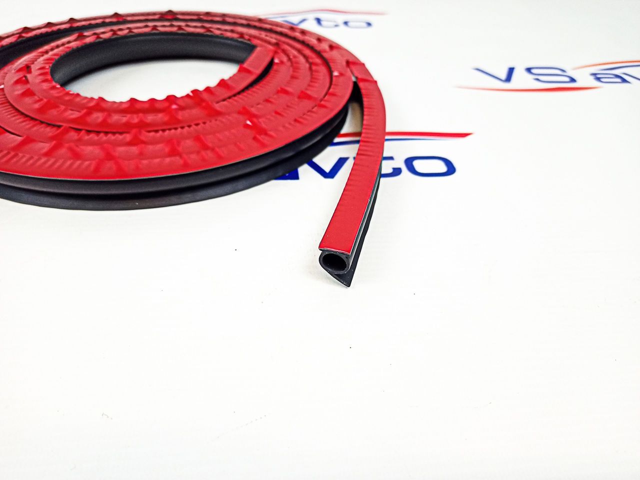 Уплотнитель капота granta fl. Уплотнитель порога 2190. Уплотнитель крыла рено аркана артикул. Рги-135 уплотнитель. Уплотнитель гранта фл.