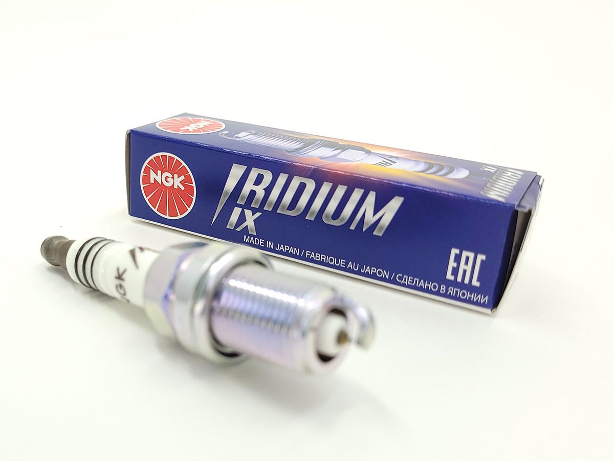 Свеча зажигания ngk 7281. 8894 ngk. Свеча зажигания ngk iridium. Свечи ngk iridium. Ngk dilkar7d11h.