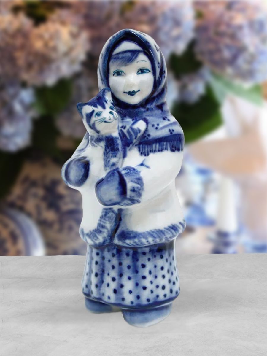гжель девочки колокольчики. гжель. статуэтка девочка с корзинкой гжель. барыня гжель. гжель.