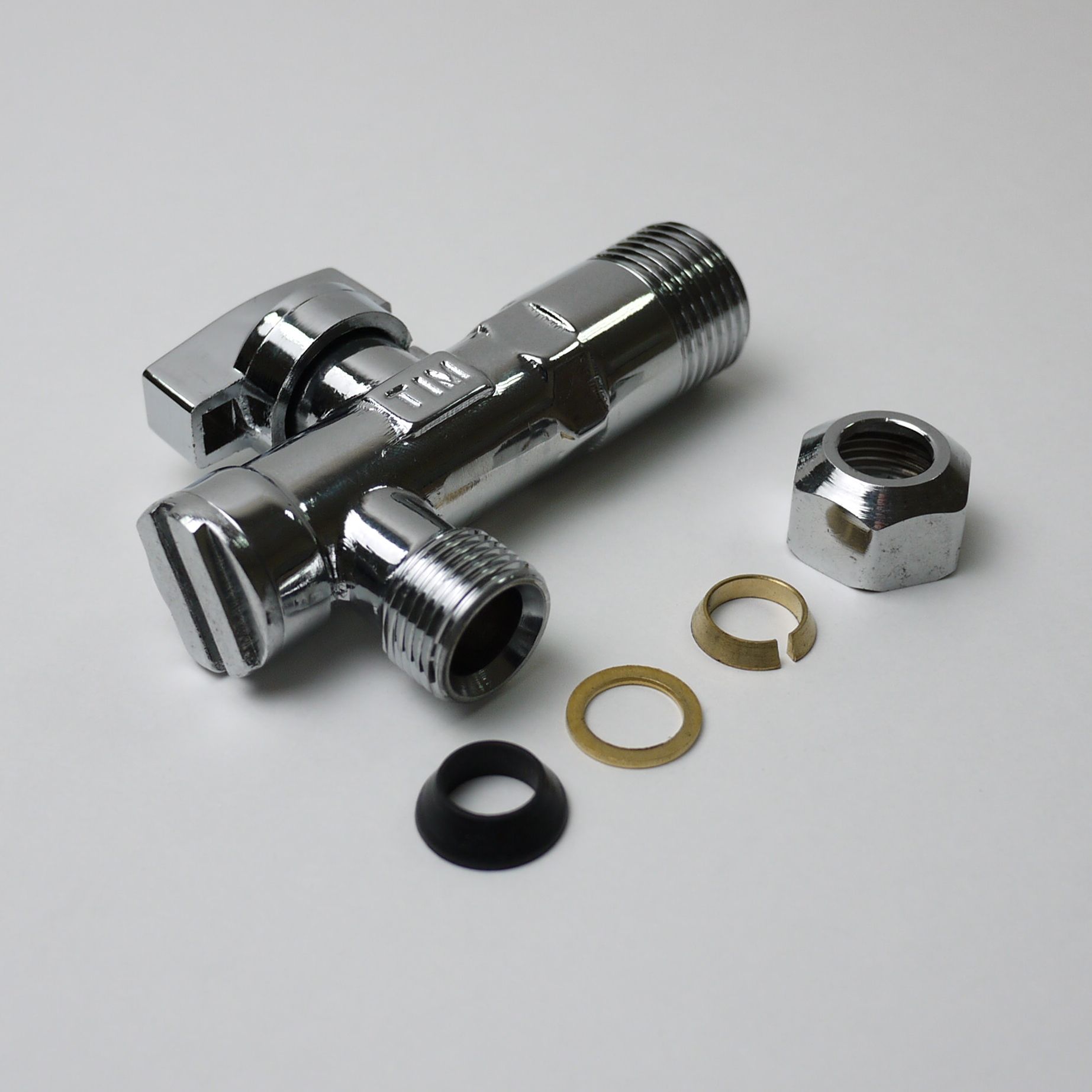 Кран угловой tim 1 2. Кран приборный углов 1/2х1/2 tim bl5810 приборный. Кран шаровый угловой 1/2х3/4 tim bl5809. Кран угловой tim 1 2. Bl5822 tim кран угловой.