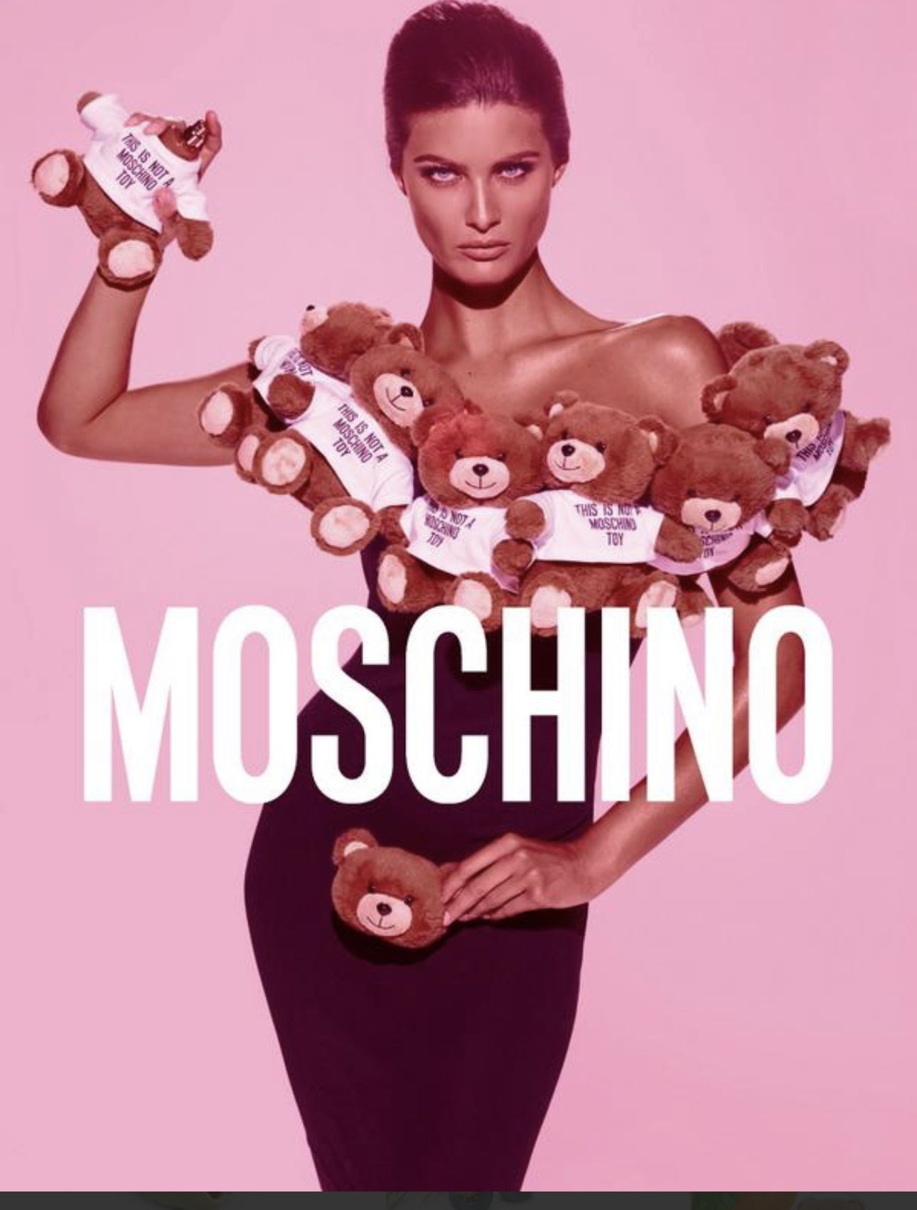 Реклама духов москино. Москино духи реклама. Духи Moschino Toy реклама. Moschino реклама. Розовая реклама.