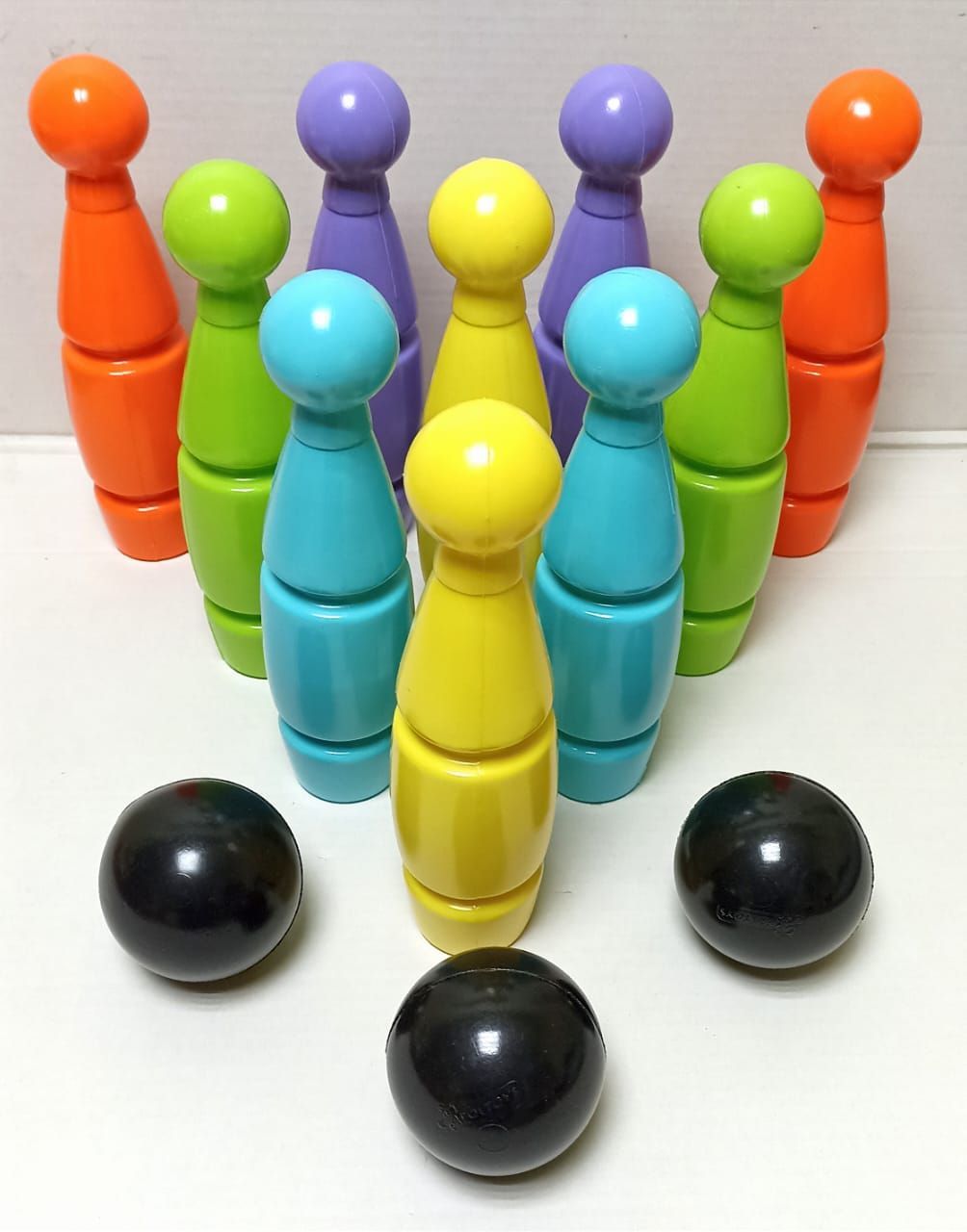 Финские кегли игра. 10 кеглей. Боулинг тольятти. Как правильно играть в боулинг. Светящиеся кегли детские.