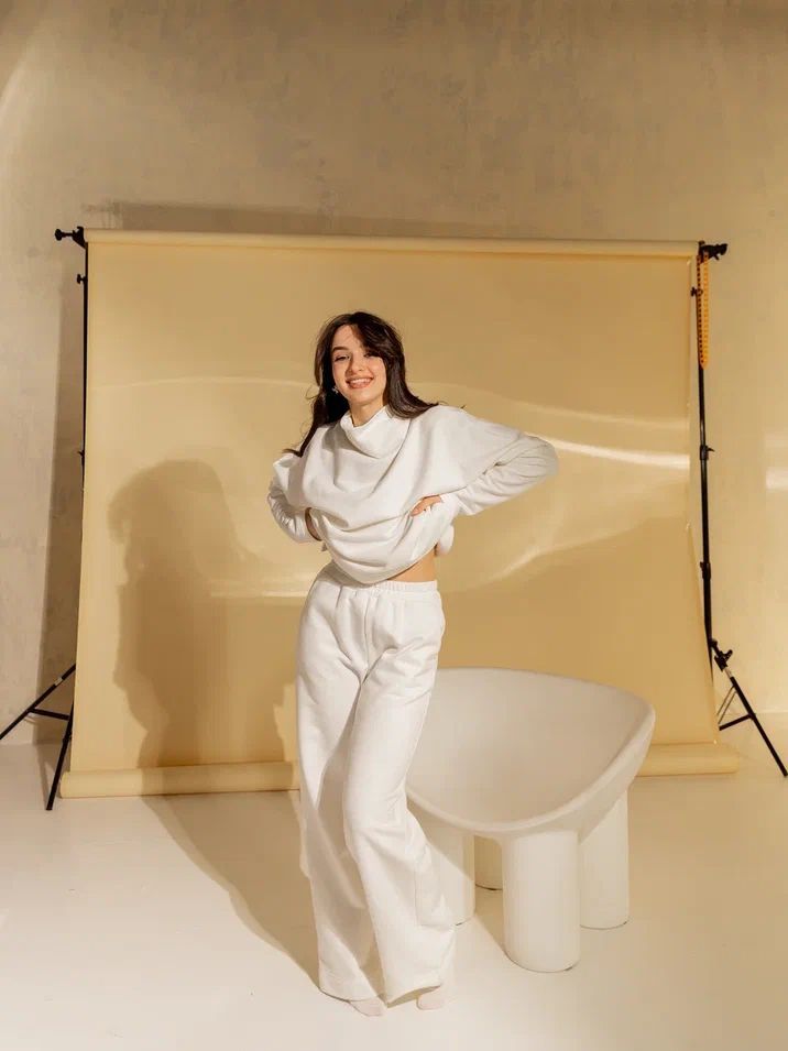 Ли ли в спортивном костюме. Terili одежда.