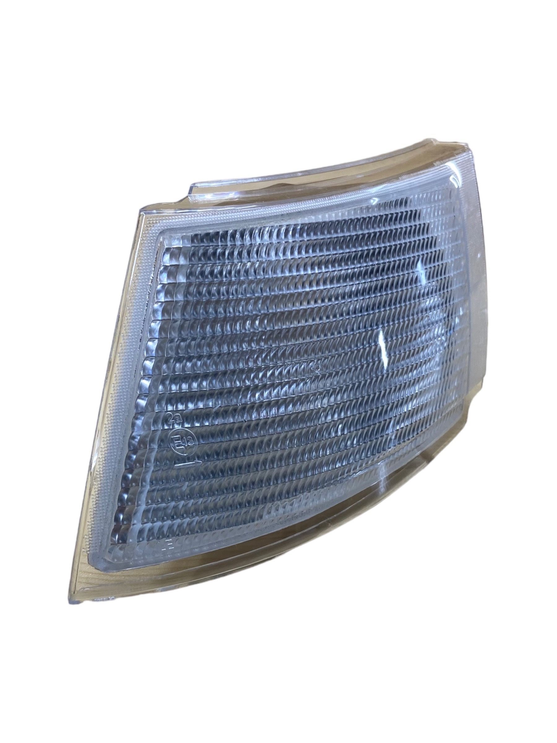 белые указатели поворотов. белые указатели поворотов. указатель поворота передний правый ваз 2110. указатель поворотов ваз-2110 левый белый формула света уп 101. указатель поворота 2115 левый белый bosch.