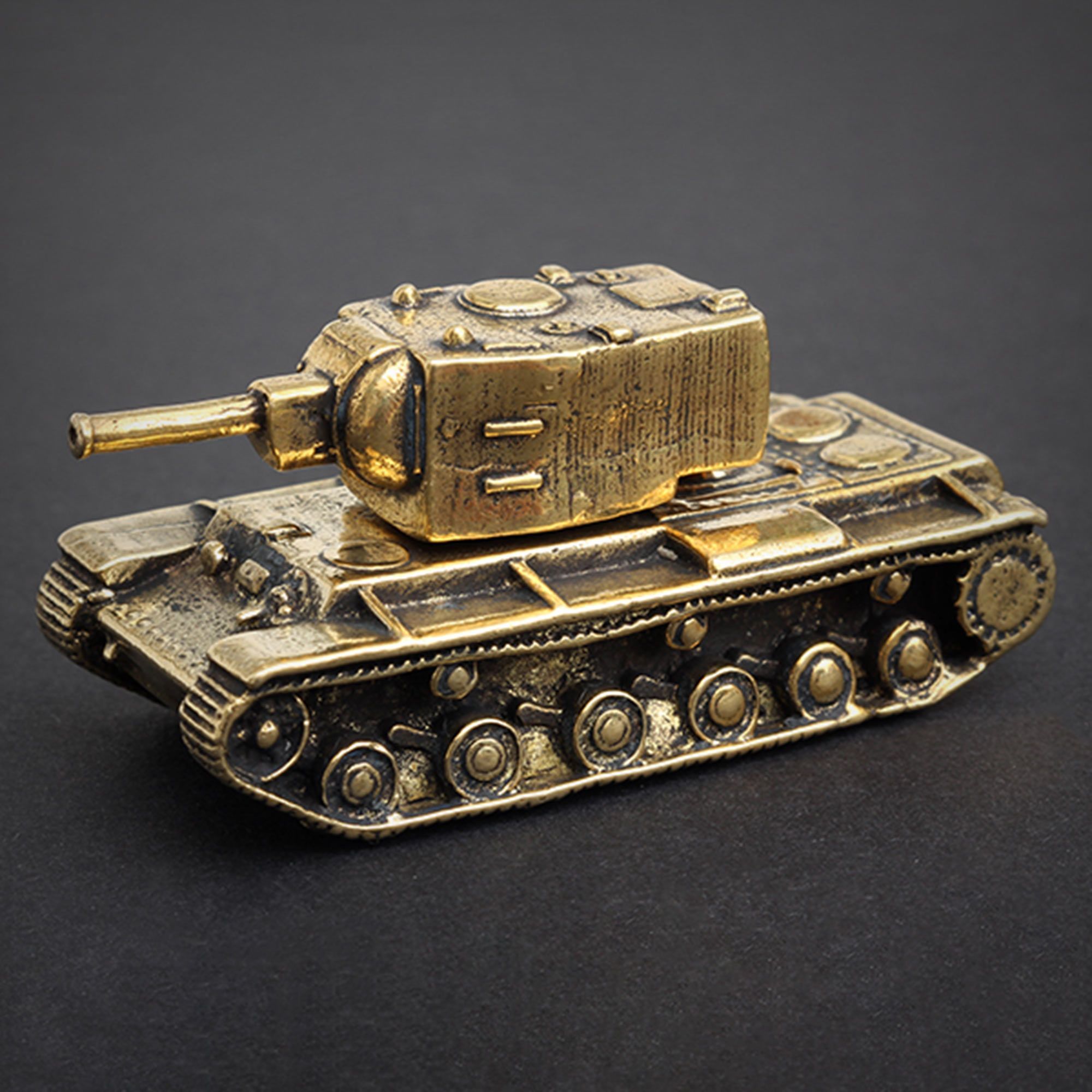 Танк из бронзы. Бронзовые танки. Фигурка танка. Маленькие фигурки танков. Бронзовая модель.