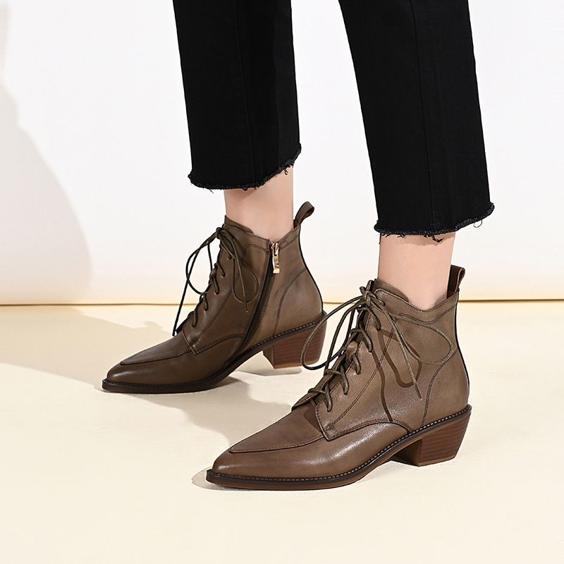 Новая обувь осень. Новая обувь осень. Берцы женские 2020 zara. Ботинки женские осенние коричневые. Новая обувь осень.