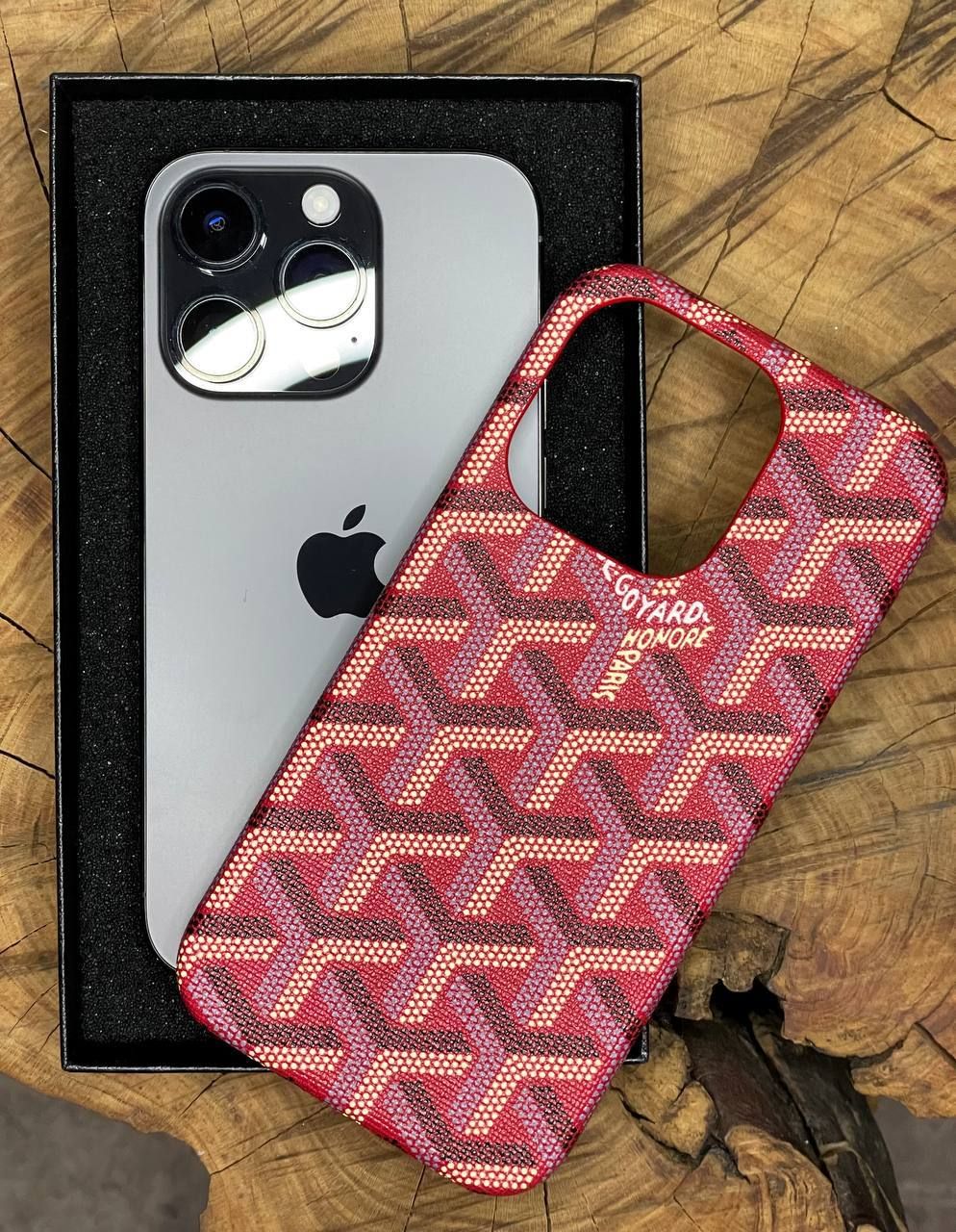 ЭКСКЛЮЗИВНЫЙ, стильный, чехол-накладка Goyard из канваса для iPhone 13 Pro  Max бордовый, фирменный принт - купить с доставкой по выгодным ценам в  интернет-магазине OZON (1281376609)