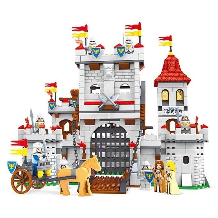 Конструкторы castle. LEGO Рыцари и замки. Лего Рыцарский замок. Лего замок рыцарей. Замок из конструктора лего.