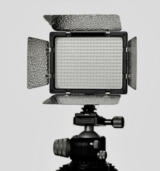 Видеосвет LED LIGHT DC-520 светодиодная панель со шторками для фотосъемки со шта