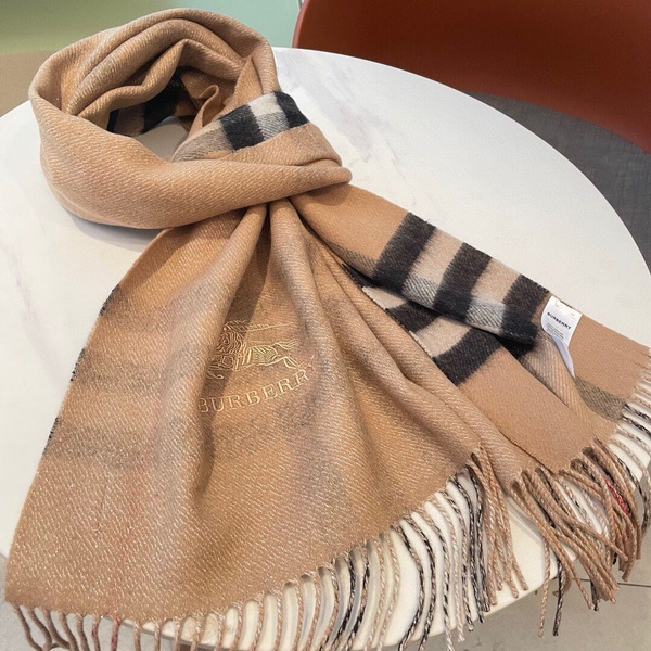 Шарф Burberry - купить с доставкой по выгодным ценам в интернет ...