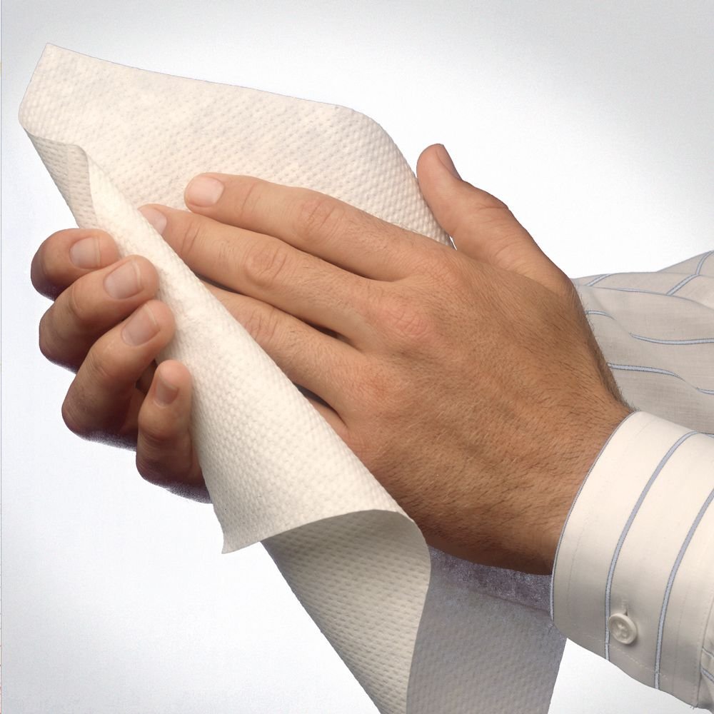 Хорошо бумага. Полотенца для рук и салфетка. Вытирание рук полотенцем. Салфетки для вытирания рук. Бумажные полотенца для рук.