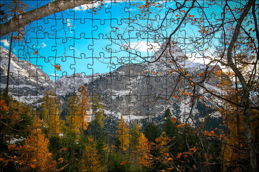 Leaf mountain. Желтые горы. Лесистые горы. Гора лесистая красноярском. Листва в горах.
