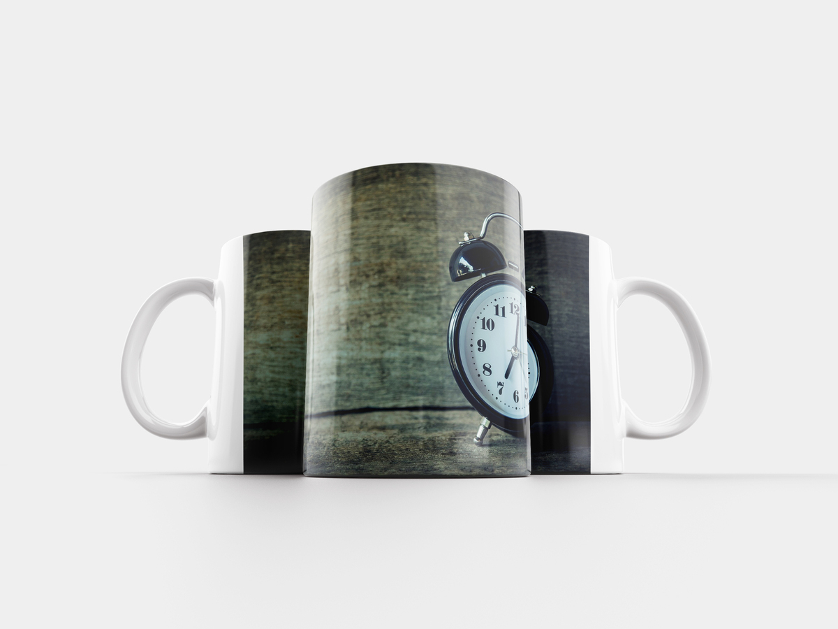 Кружка движение первых. Часы тревога. Дорогая чашка. Кружка лавка позитива, 330 мл. Кружка движение первых.